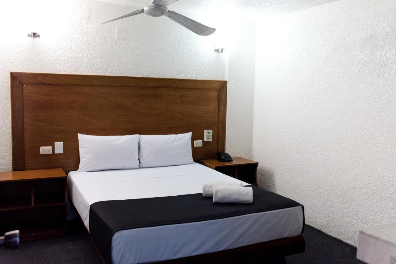 Hotel Central Irapuato - Hotel En Irapuato Εξωτερικό φωτογραφία